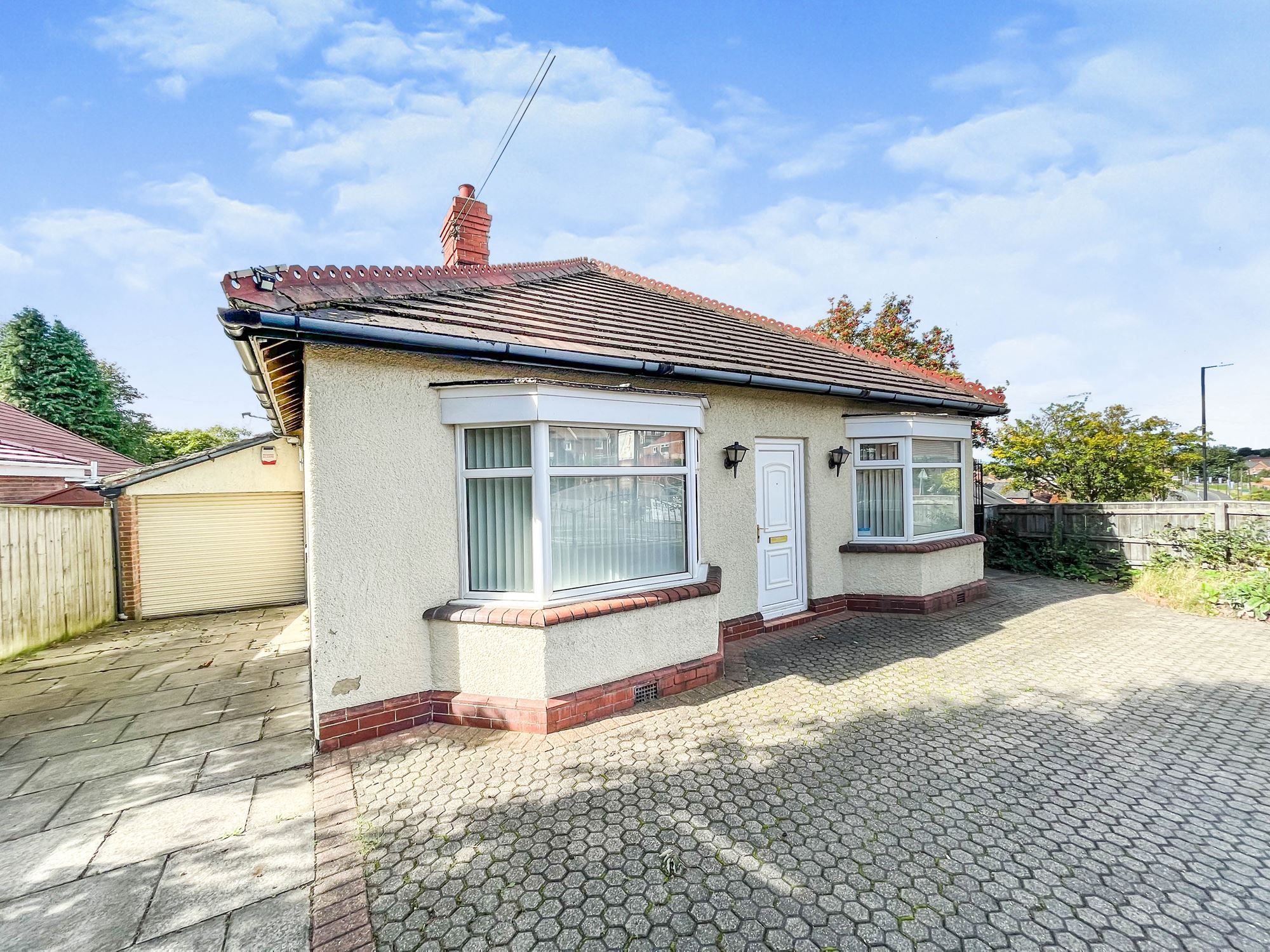 3 bed bungalow for sale in Broomhill, HettonLeHole, Houghton Le