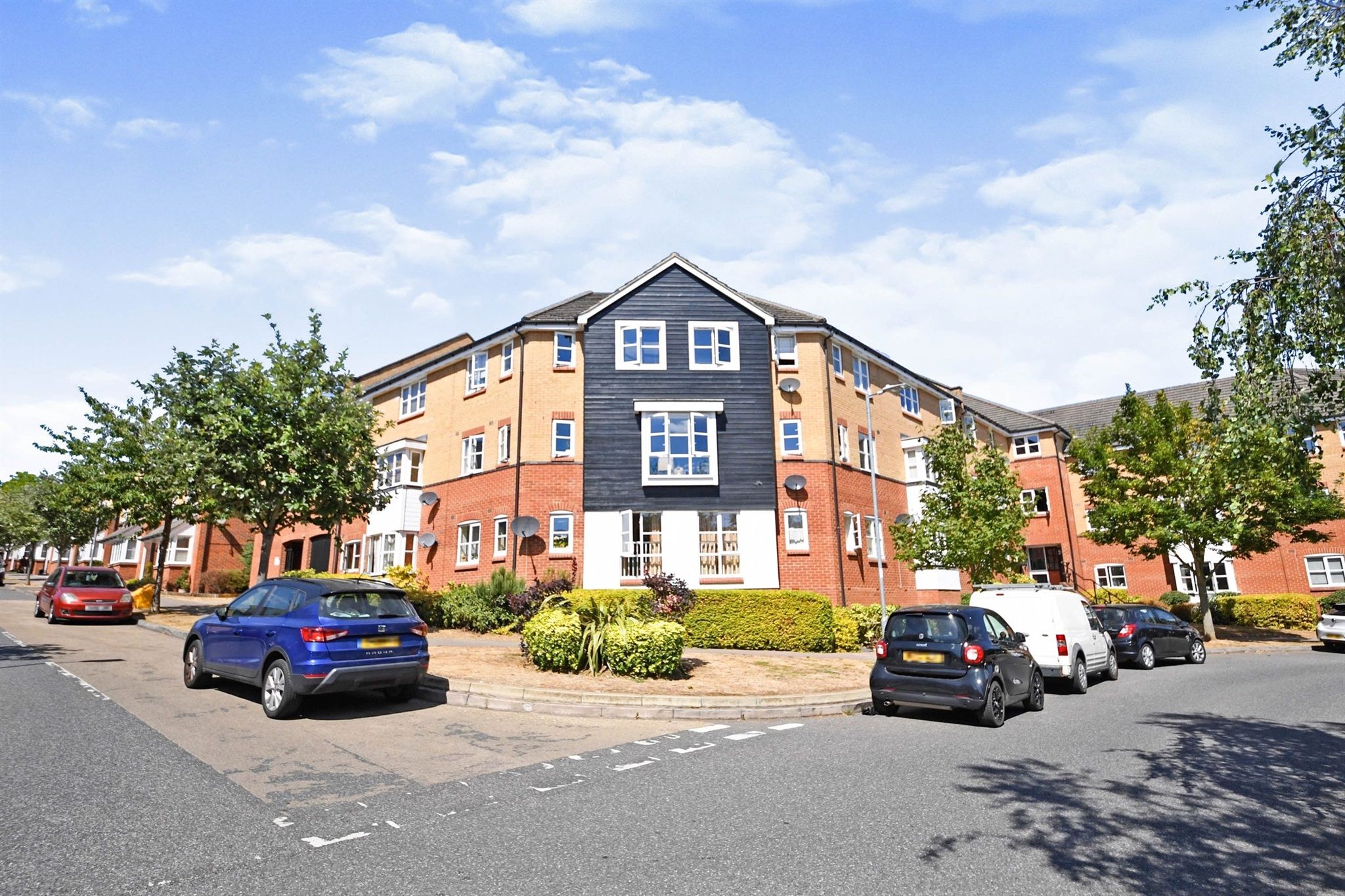 2 bed flat for sale in Plomer Avenue, Hoddesdon EN11 Zoopla