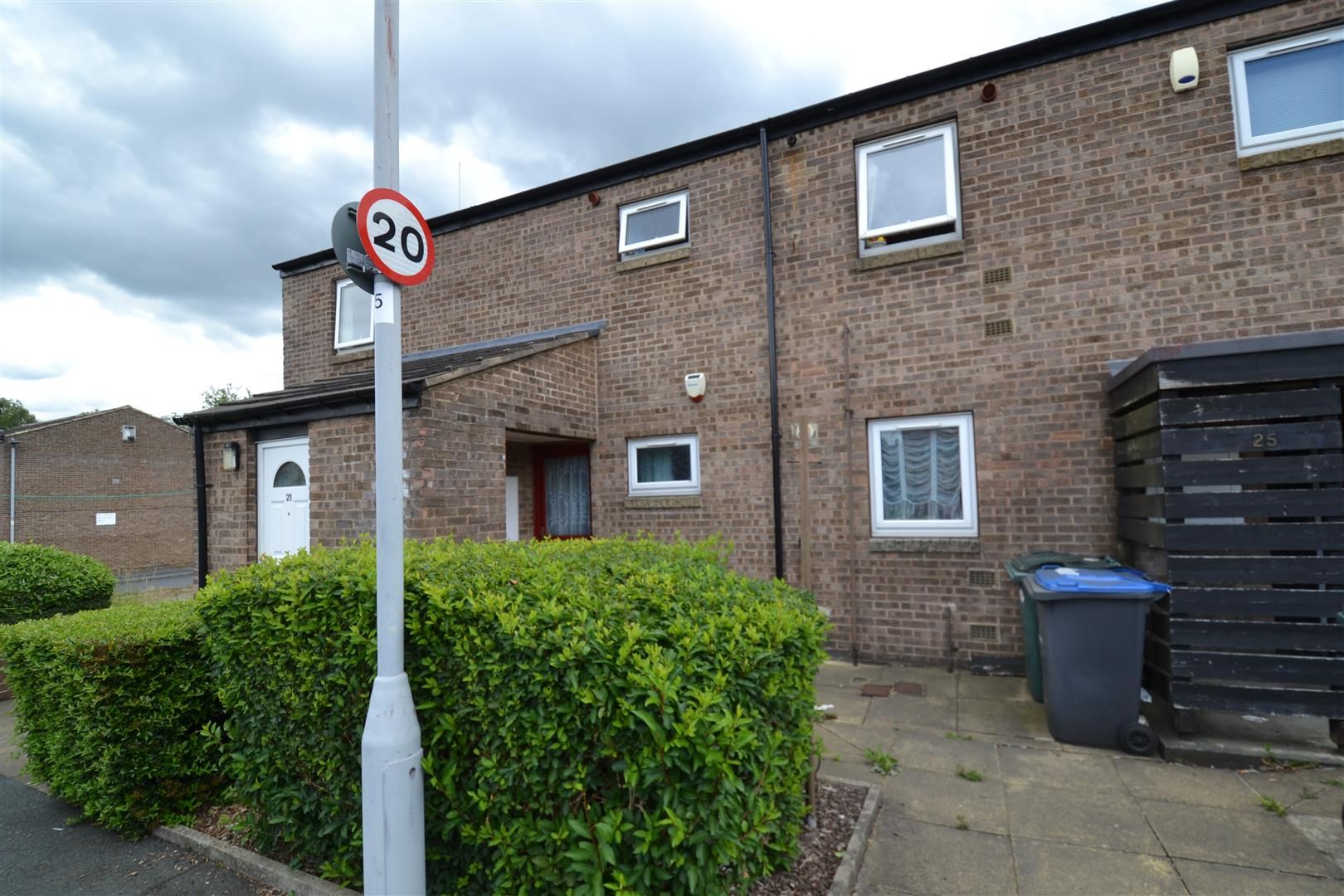 2 bed flat for sale in Montague Street, Little Horton, Bradford BD5