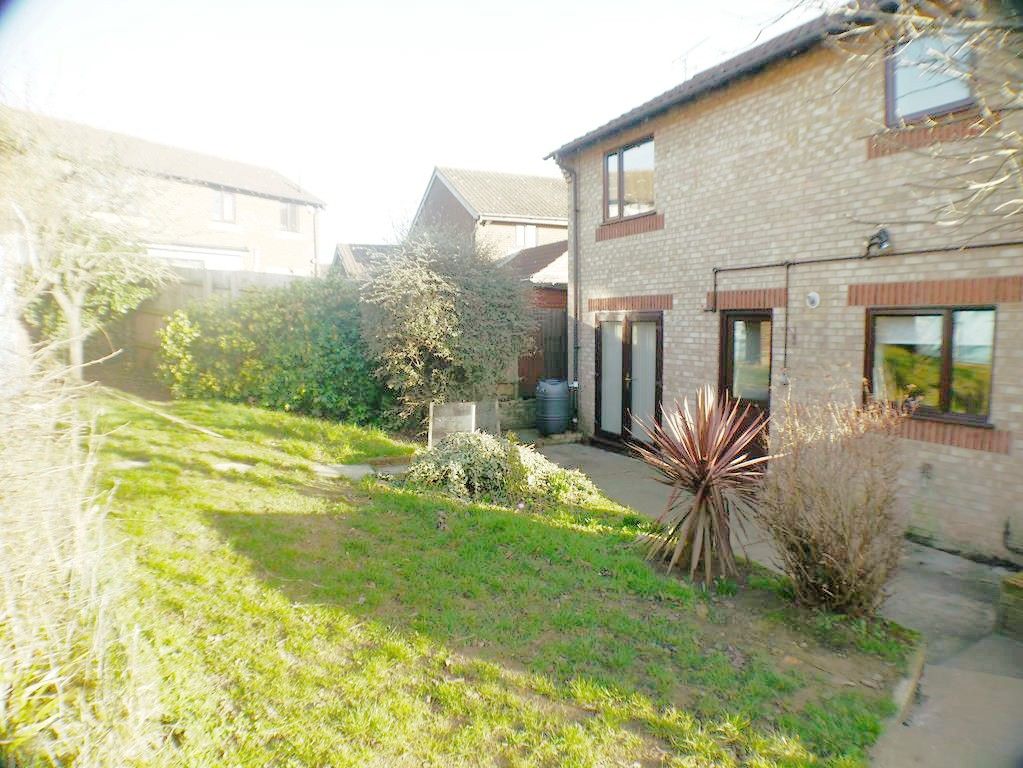 3 bed detached house to rent in Devlin Road, Ipswich, Suffolk IP8 Zoopla