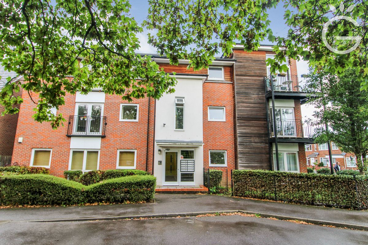 2 bed flat for sale in Meadow Way, Caversham RG4 Zoopla