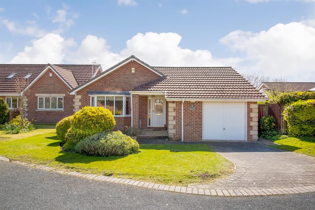 3 bed detached bungalow for sale in Stonefield Garth, Easingwold, York