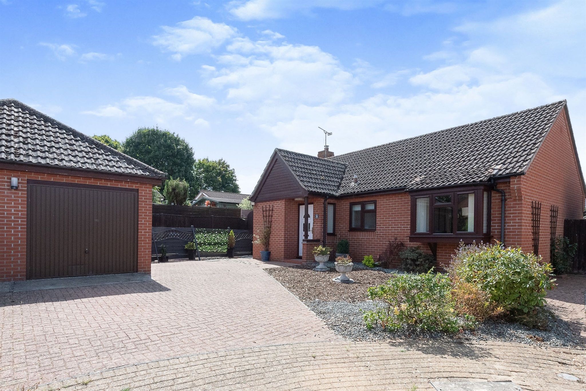 3 bed detached bungalow for sale in St. Benedicts Road, Brandon IP27