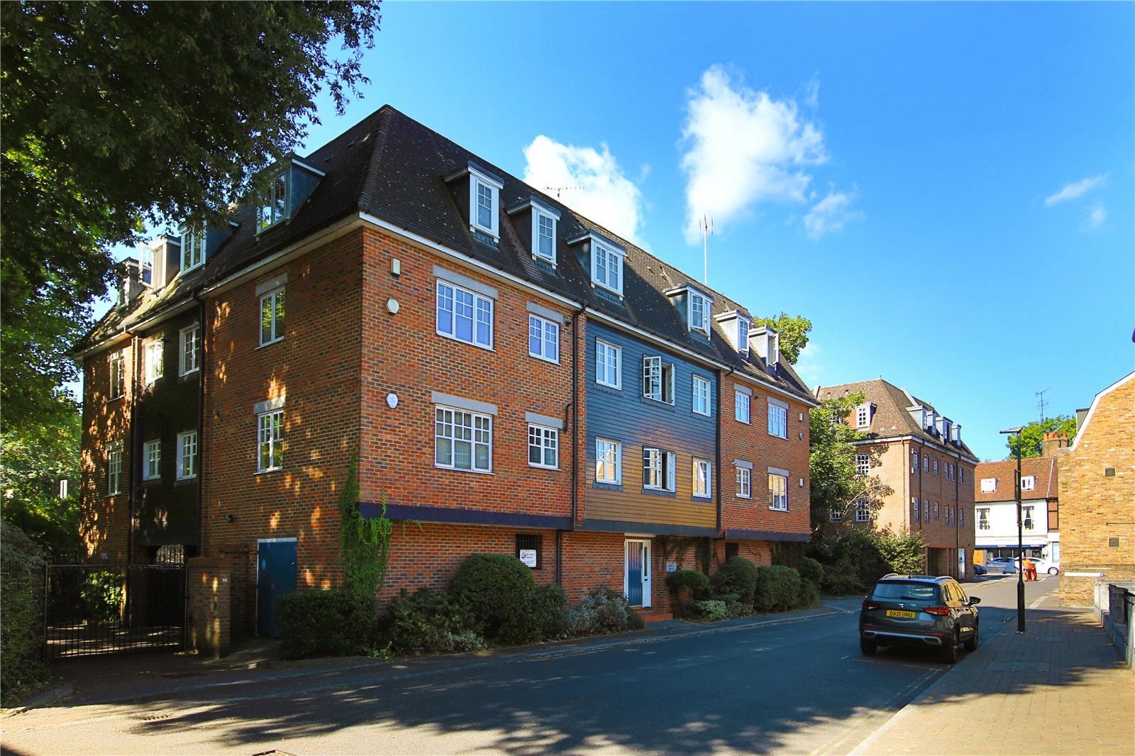 2 bed flat for sale in Old Bridge Street, Hampton Wick, Kingston Upon