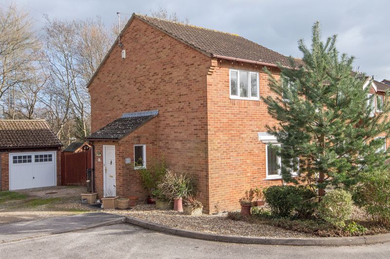 3 bed end terrace house for sale in Pebble Court, Marchwood