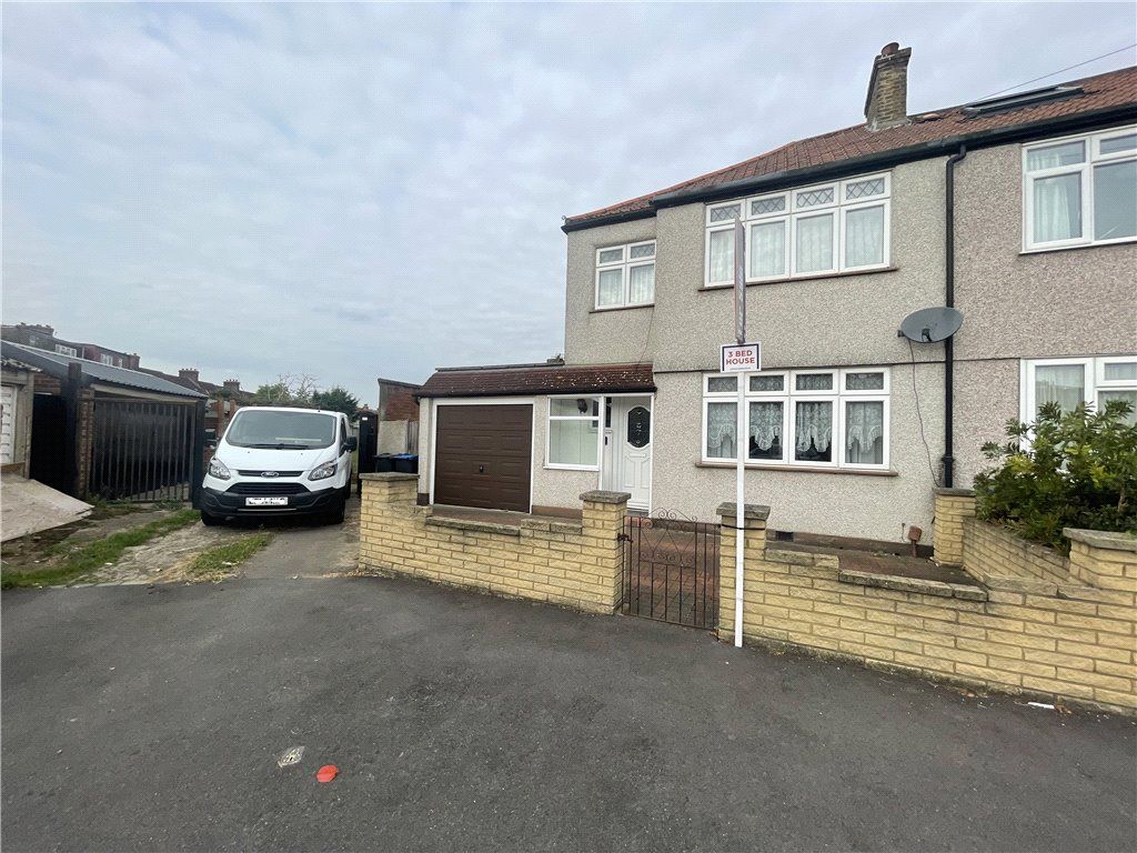 3 bed end terrace house for sale in Lexden Road, Mitcham CR4 Zoopla
