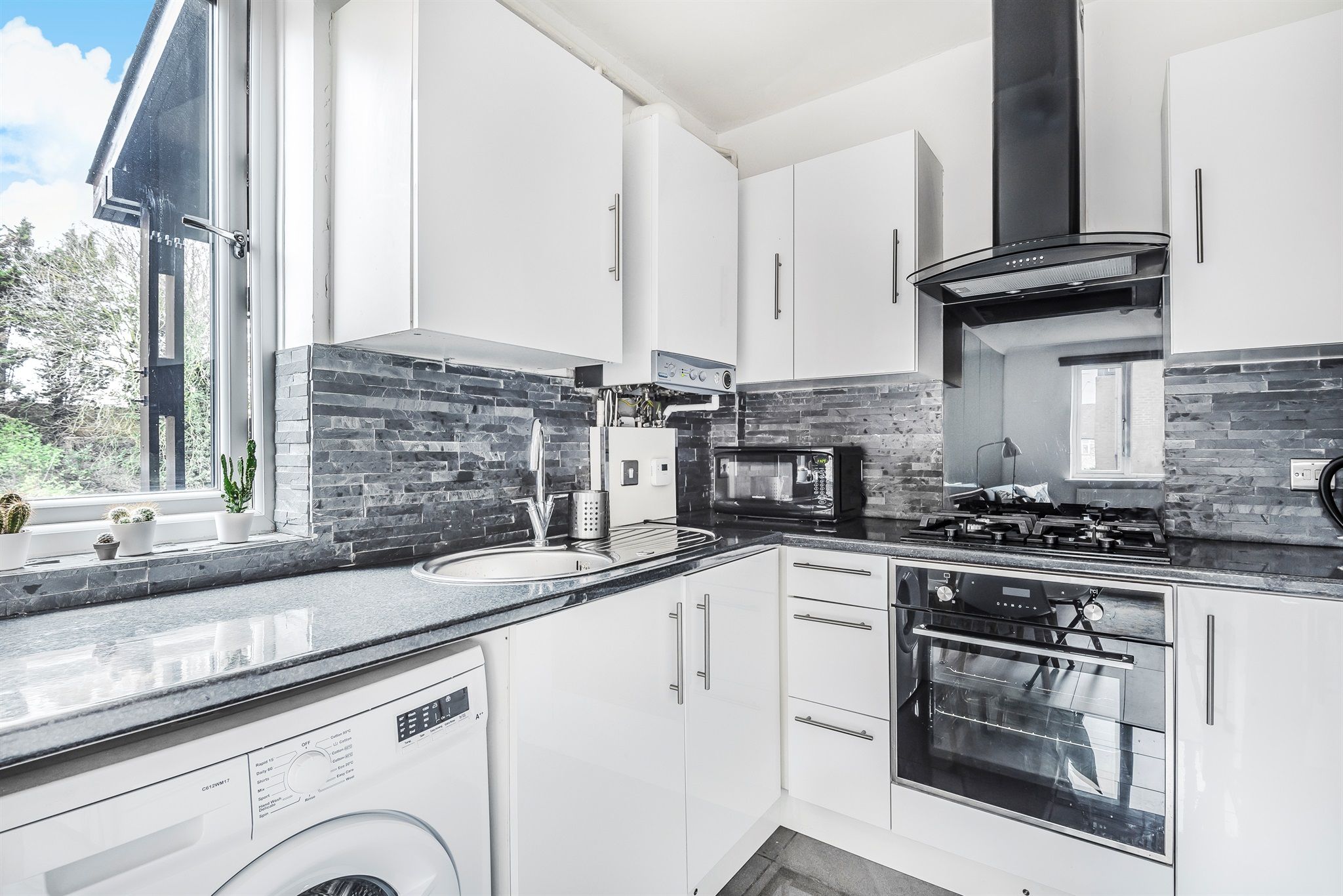 Canberra Close, Colindale, London NW4  