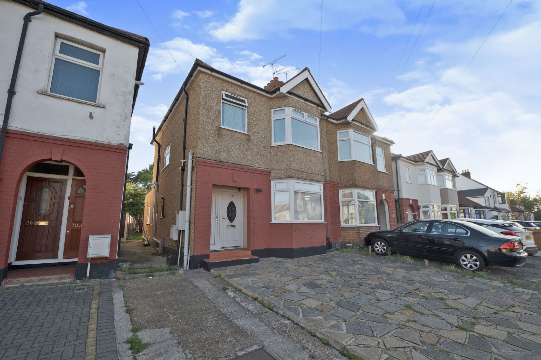 1 bed for sale in Havering Road, Rise Park, Romford