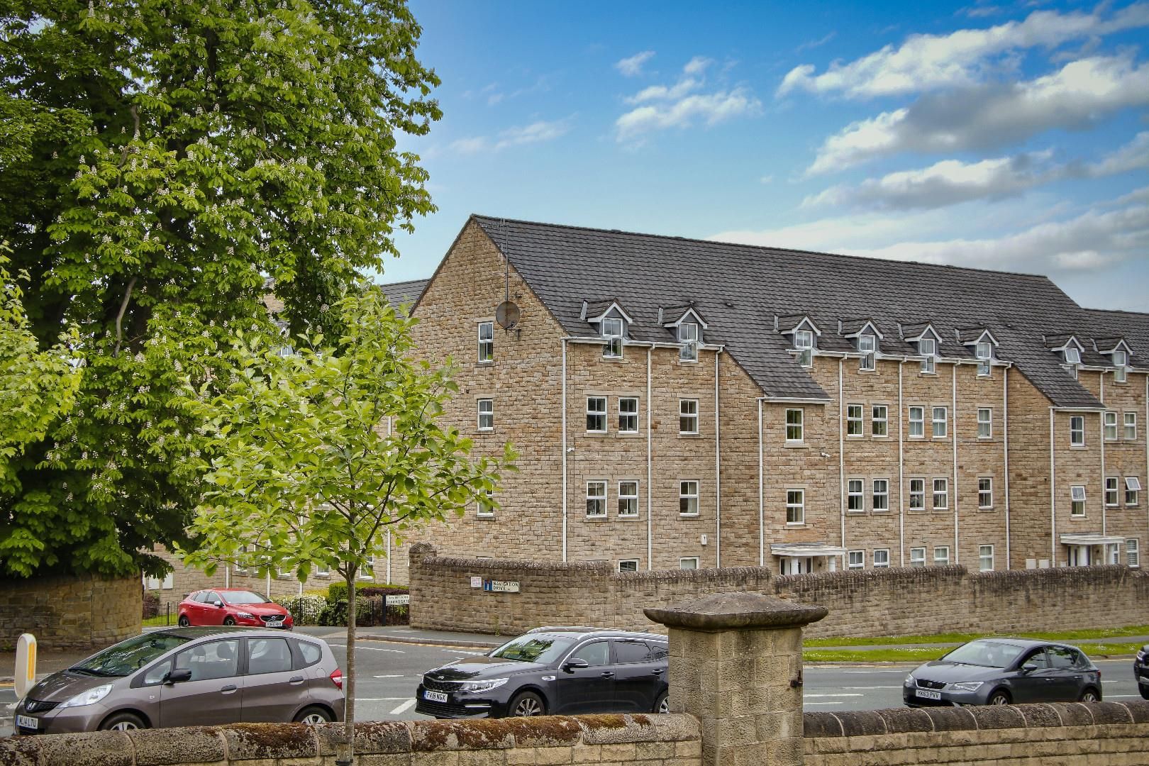 Harrogate Road, Apperley Bridge, Bradford BD10  
