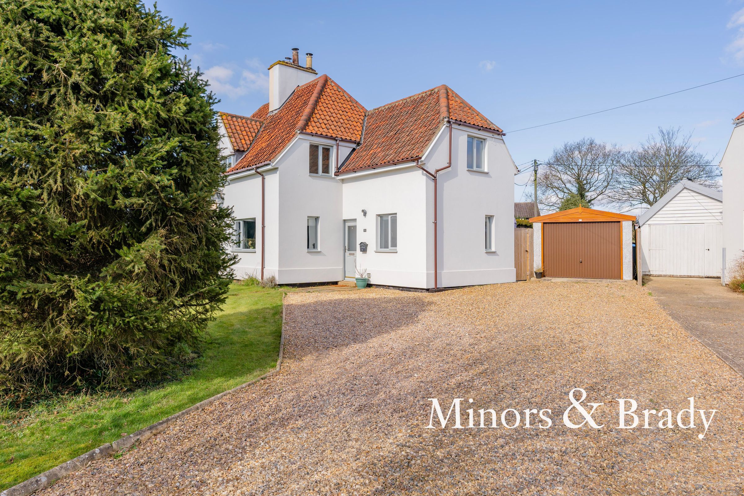 3 bed semidetached house for sale in Silfield Road, Wymondham NR18