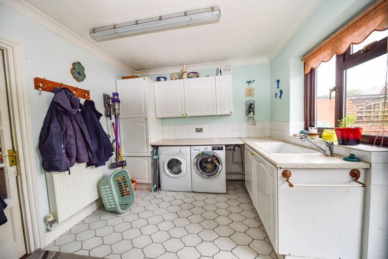 5 bed detached house for sale in Hambledon Road, Waterlooville PO7 Zoopla