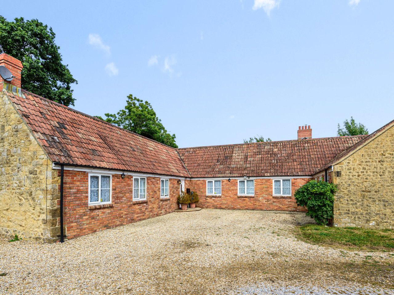 4 bed bungalow for sale in Clapton, Crewkerne, Somerset TA18 Zoopla