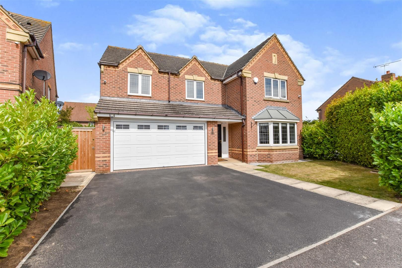 5 bed detached house for sale in Sykes Close, Swanland, North Ferriby