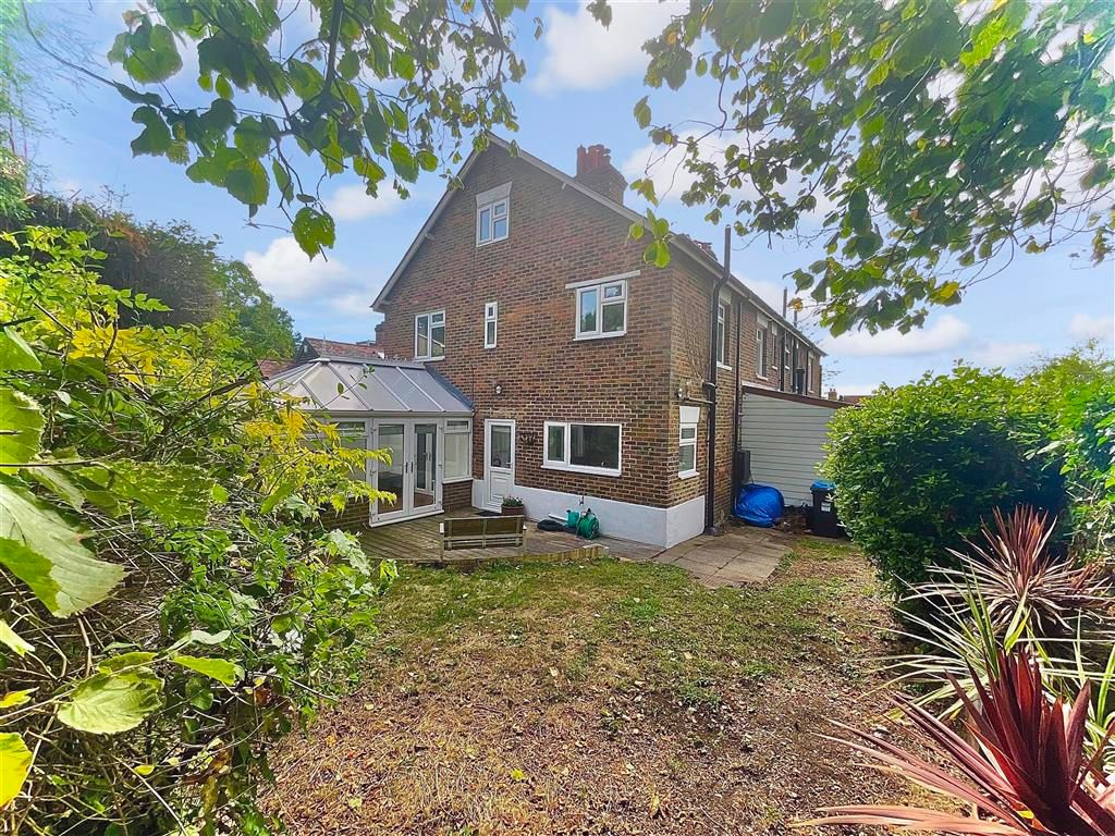 3 bed end terrace house for sale in The Platt, Dormansland, Surrey RH7