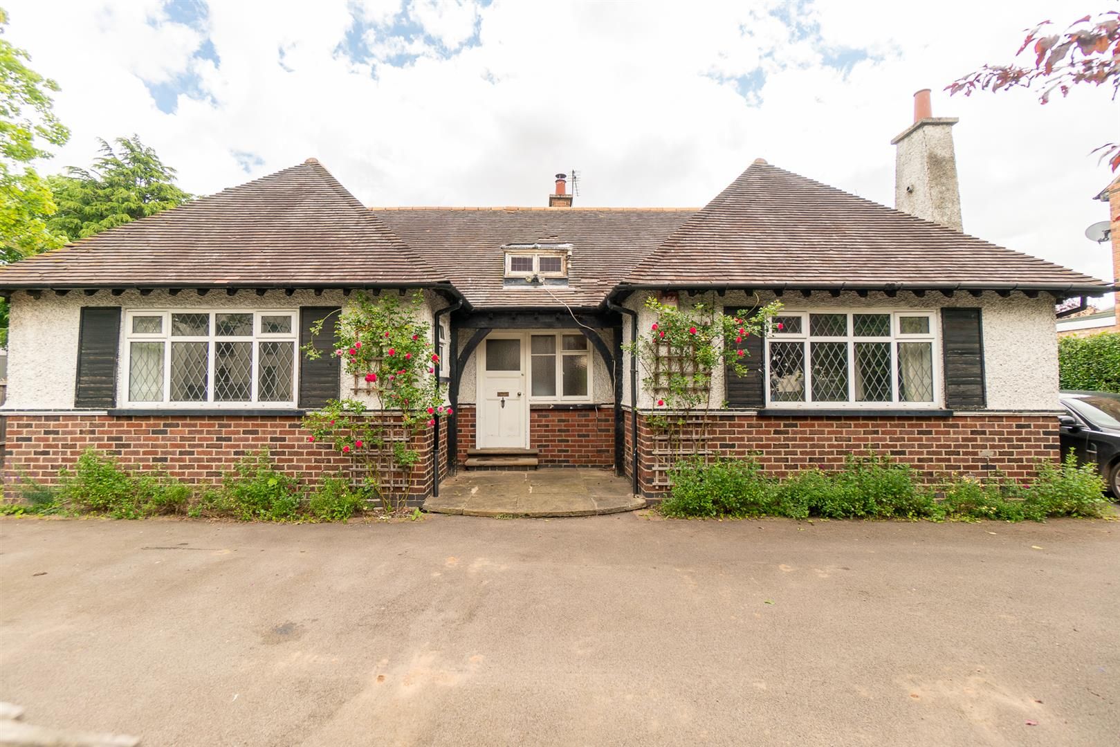 5 bed detached bungalow for sale in Wilford Lane, West Bridgford