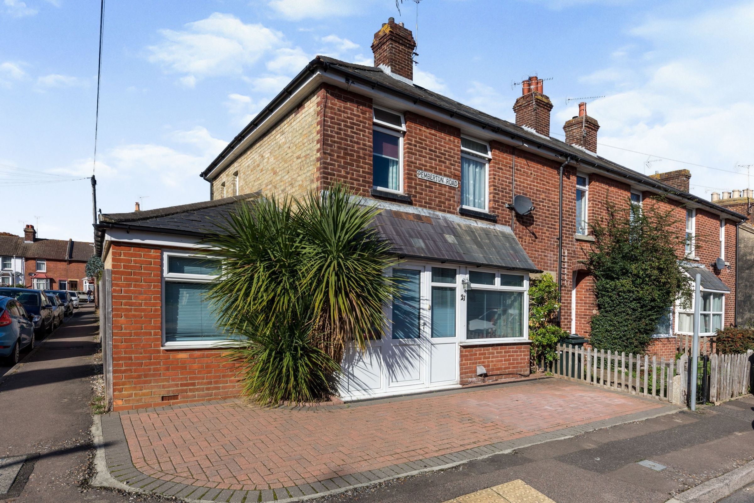 4 bed end terrace house for sale in Pemberton Road, Ashford TN24 Zoopla