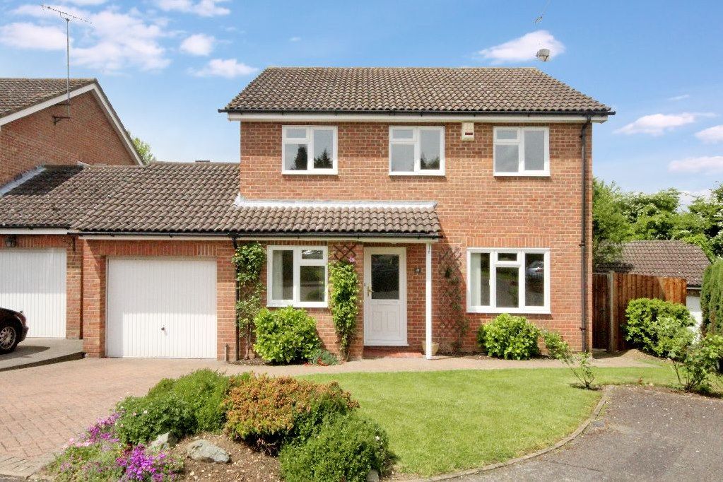 4 bed detached house to rent in Tintern Close, Harpenden AL5 Zoopla