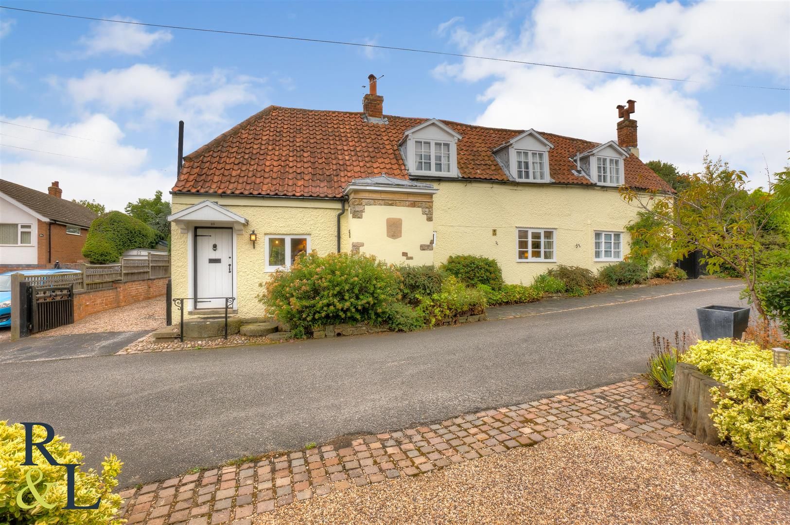 3 bed detached house for sale in Far Street, Bradmore, Nottingham NG11