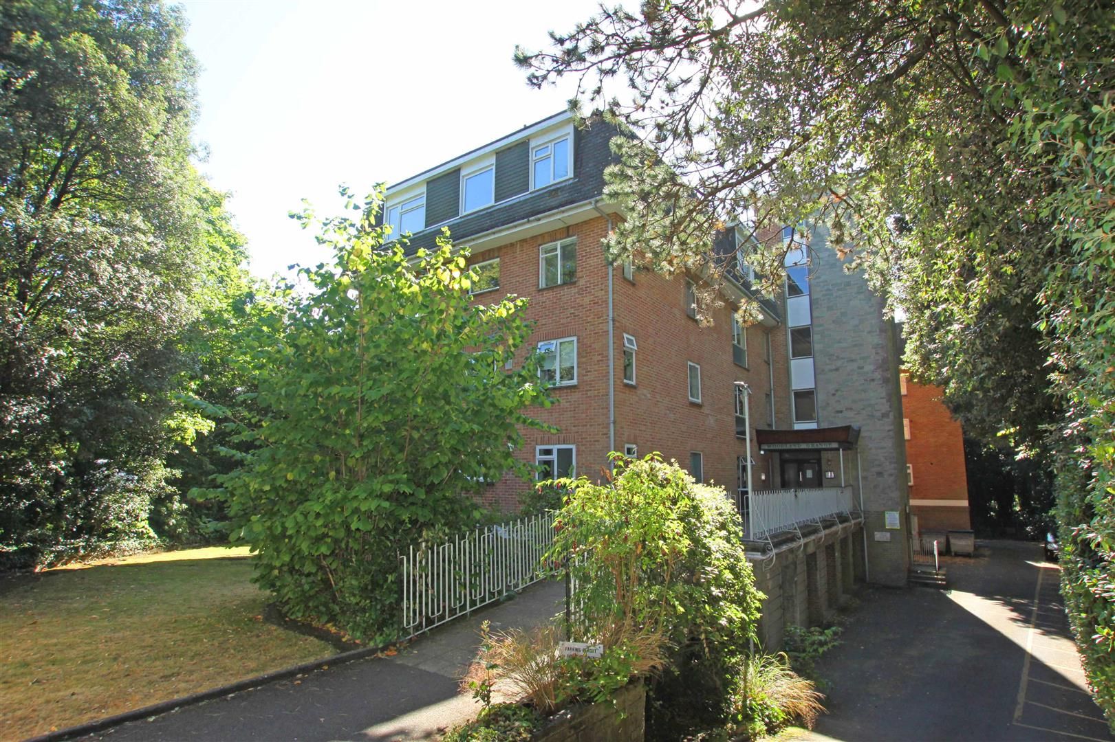 1 bed flat for sale in Dean Park Road, Bournemouth BH1 Zoopla
