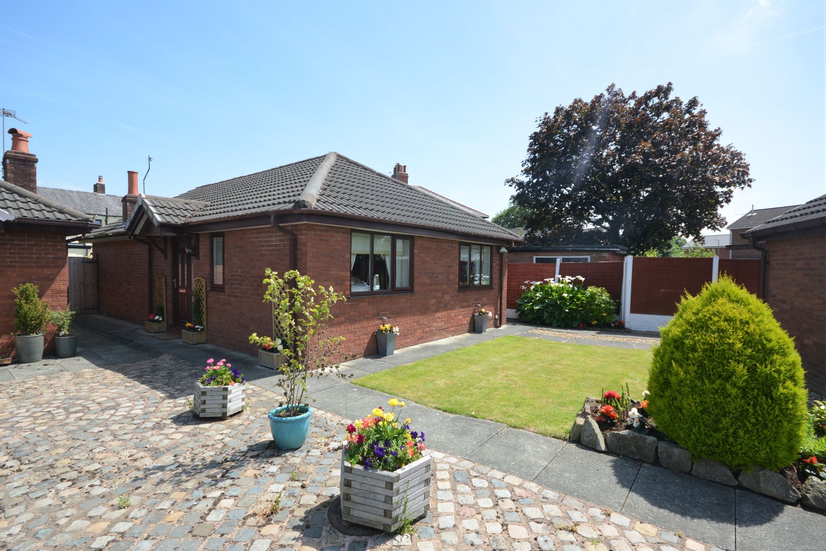 2 bed bungalow for sale in Southfield Gardens, Much Hoole, Preston PR4