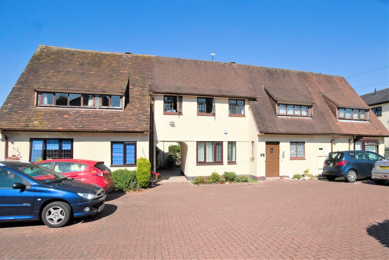 2 bed flat for sale in Belvoir Drive, Leicester LE2 Zoopla