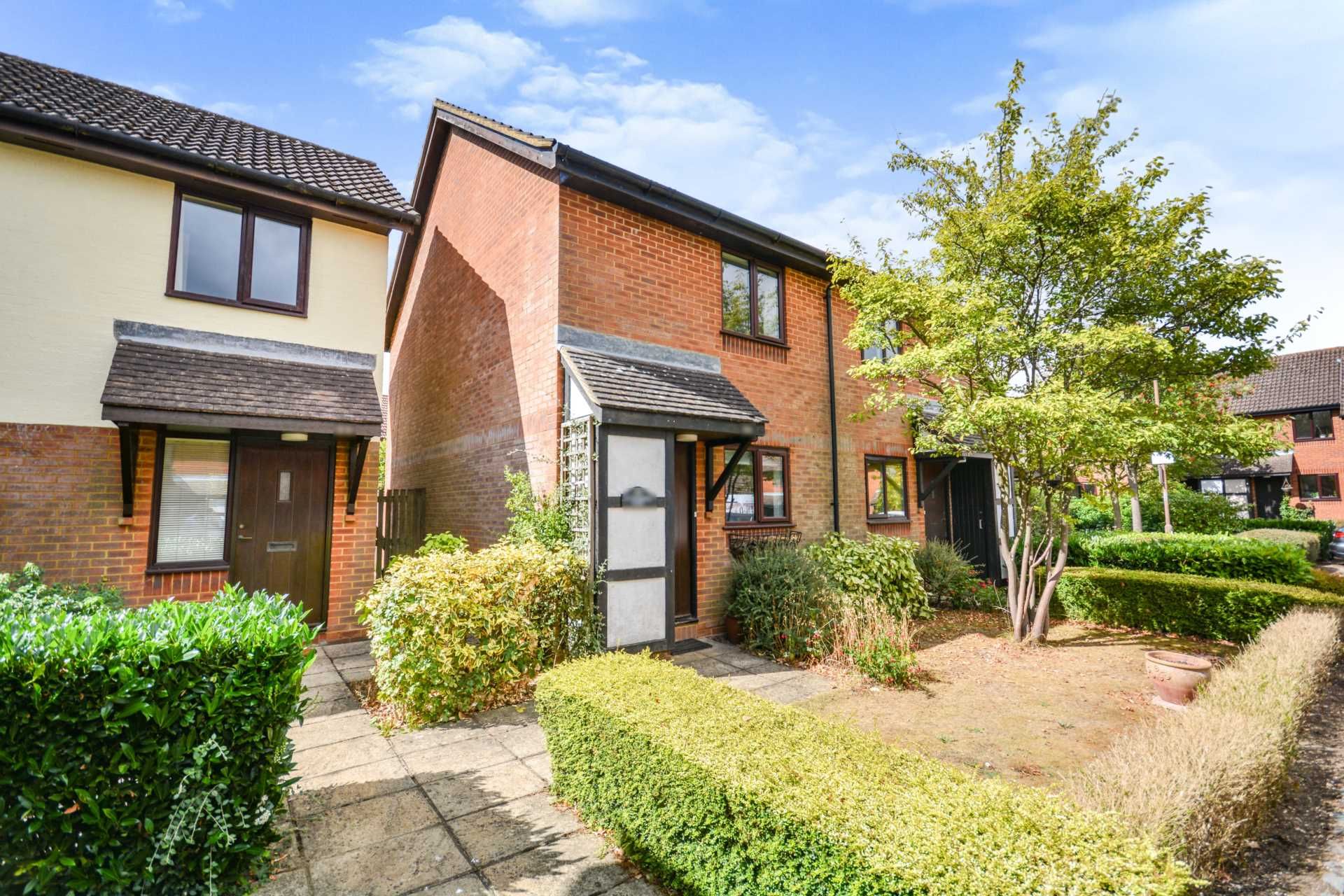 2 bed semidetached house for sale in Tylsworth Close, Amersham HP6