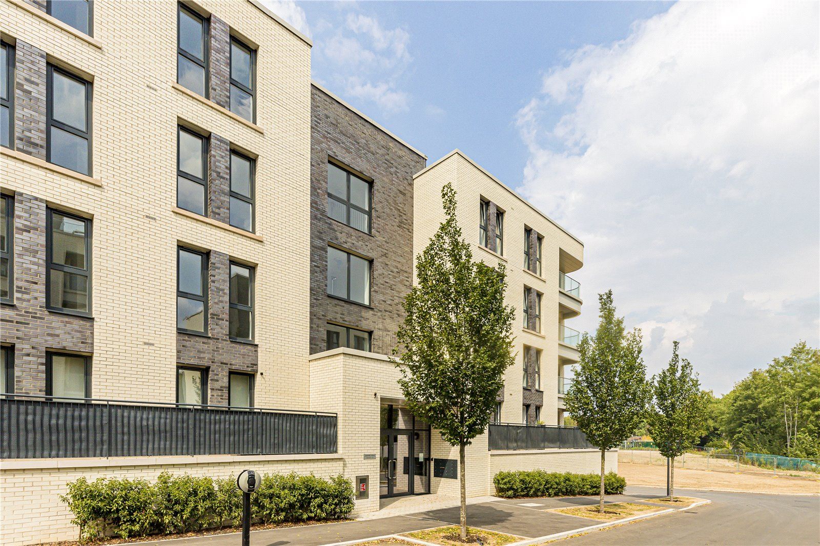 2 bed flat to rent in Chieftain Road, Longcross, Chertsey, Surrey KT16