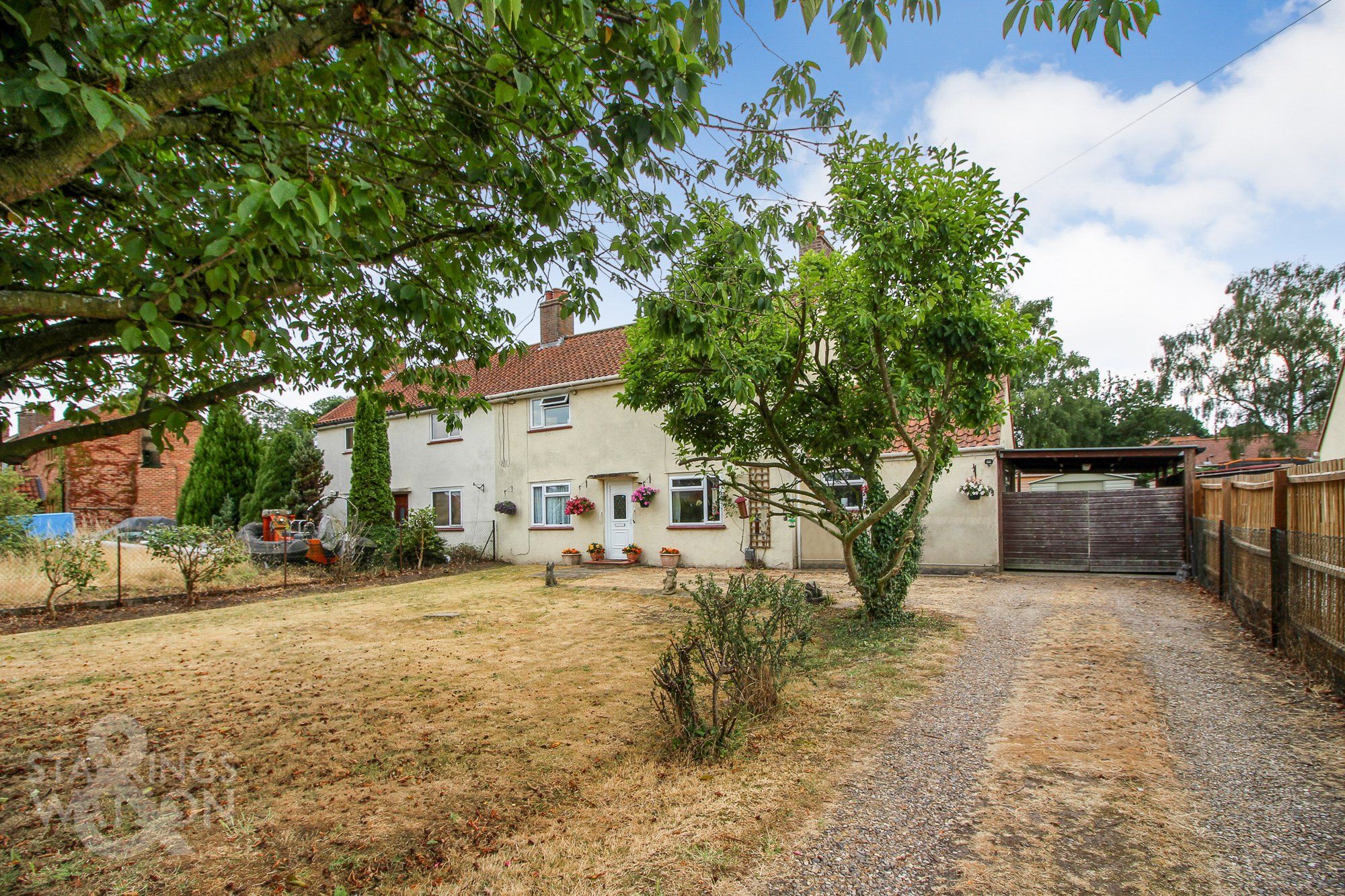3 bed semidetached house for sale in Swan Lane, Long Stratton, Norwich