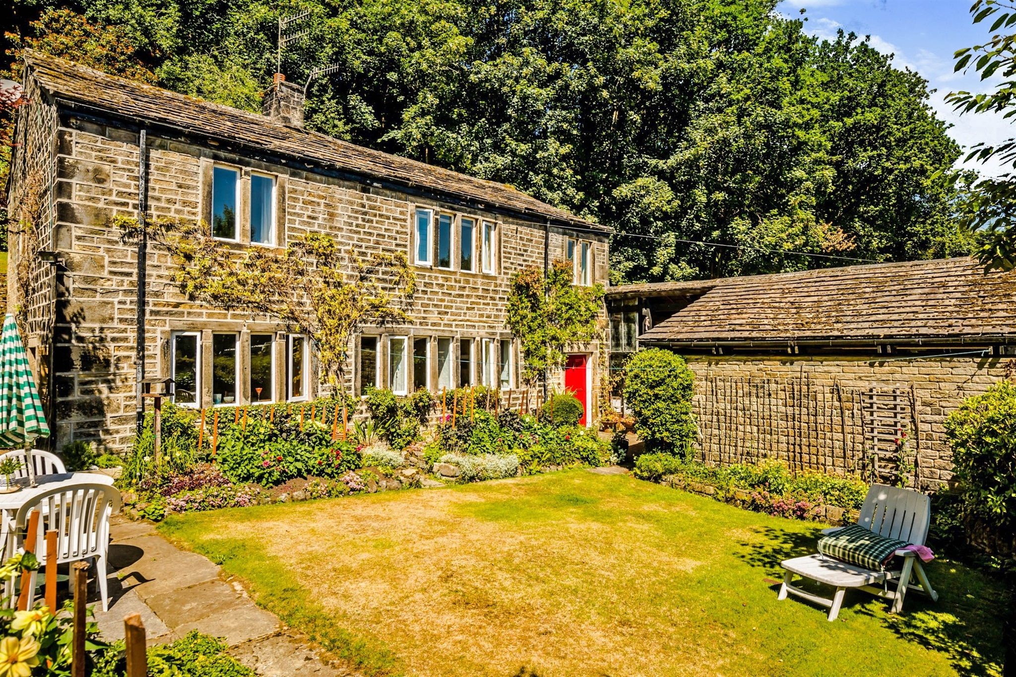 4 bed detached house for sale in Ellen Holme Lane, Luddendenfoot