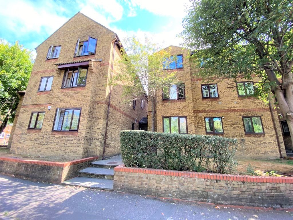 Studio to rent in Mill Green Road, Mitcham CR4 Zoopla