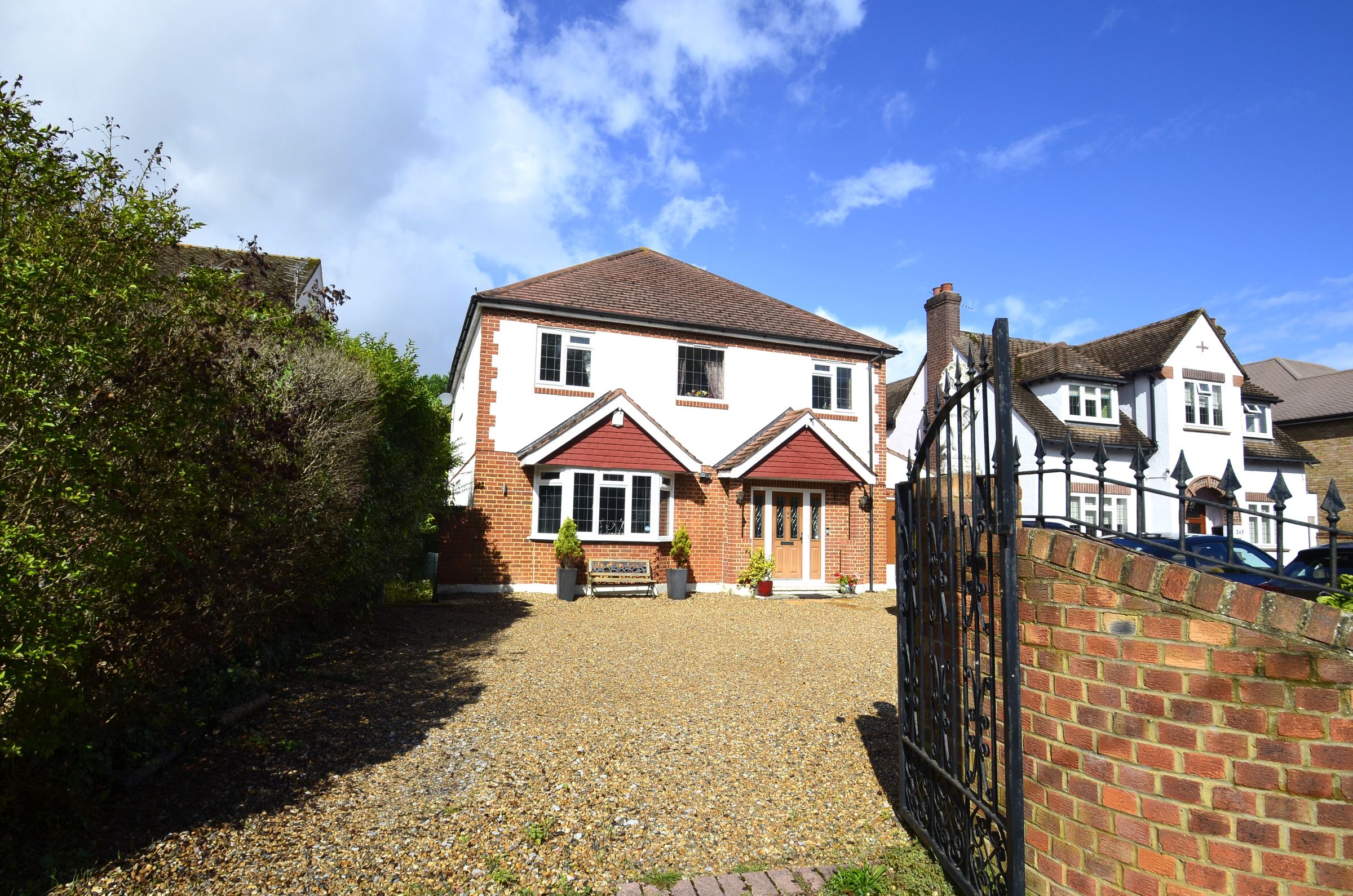5 bed detached house to rent in Ashford Road, Staines TW18 Zoopla