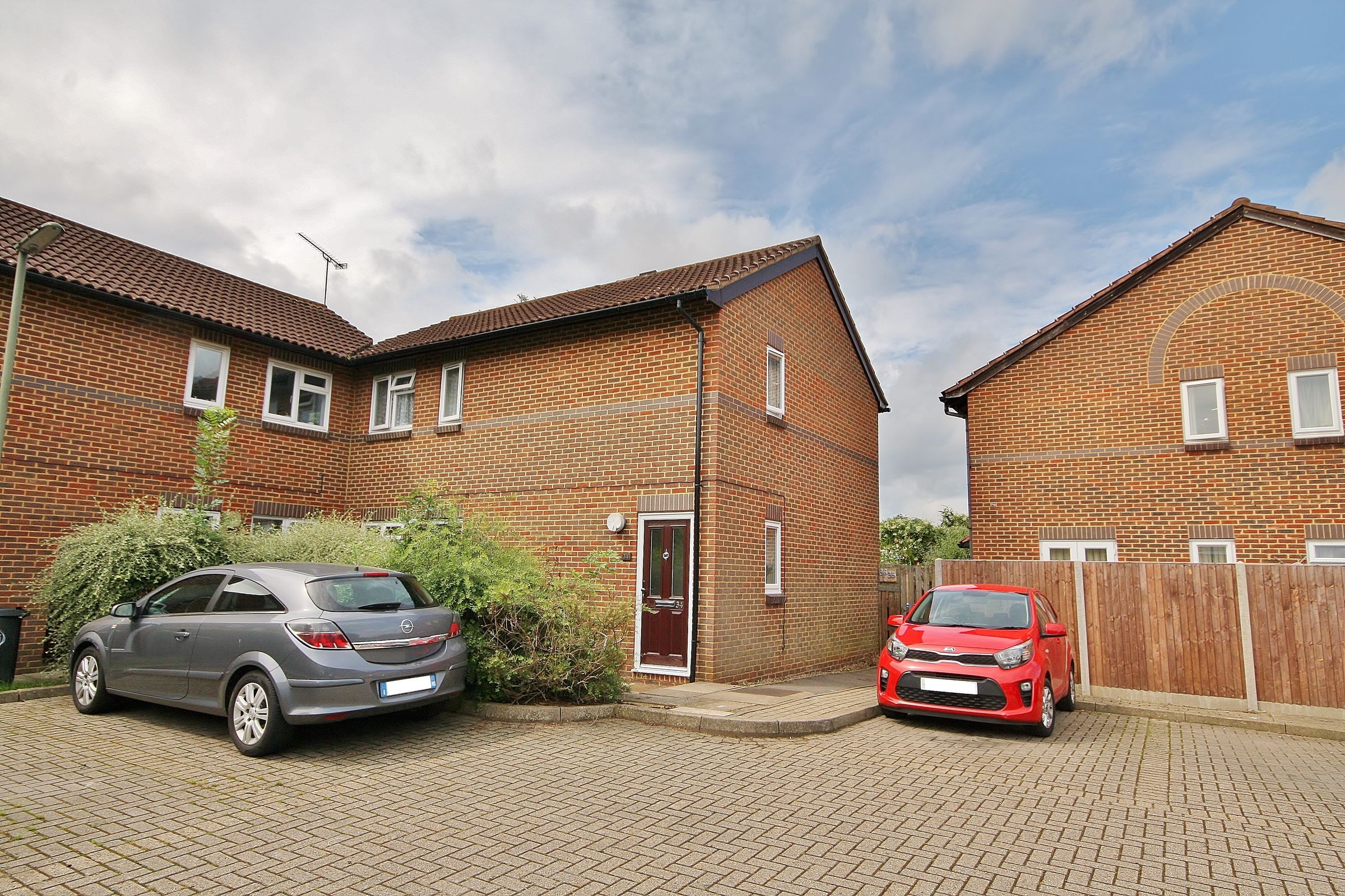 Littlemead, Woking GU21