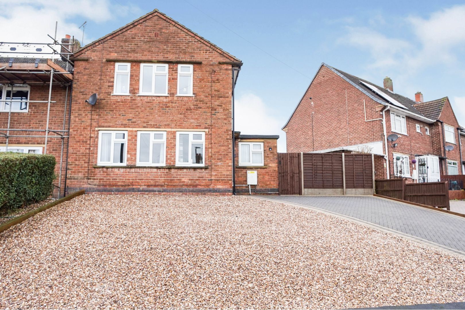 2 bed semidetached house for sale in Chestnut Avenue, Midway