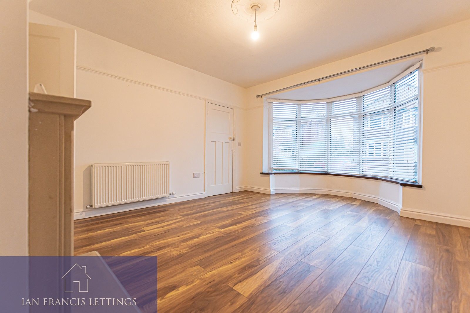 3 bed semidetached bungalow to rent in Jean Avenue, Pennington, Leigh