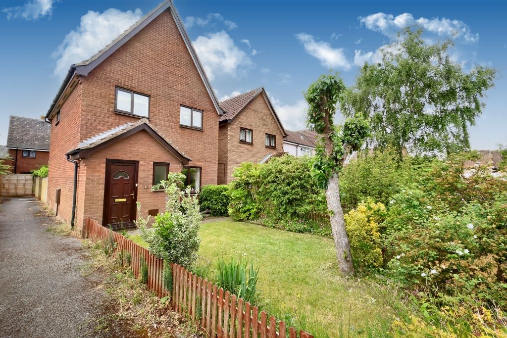 3 bed detached house for sale in Whinfield Court, Martlesham Heath