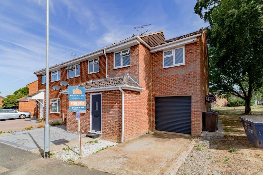 5 bed semidetached house for sale in Luckhurst Road, Willesborough