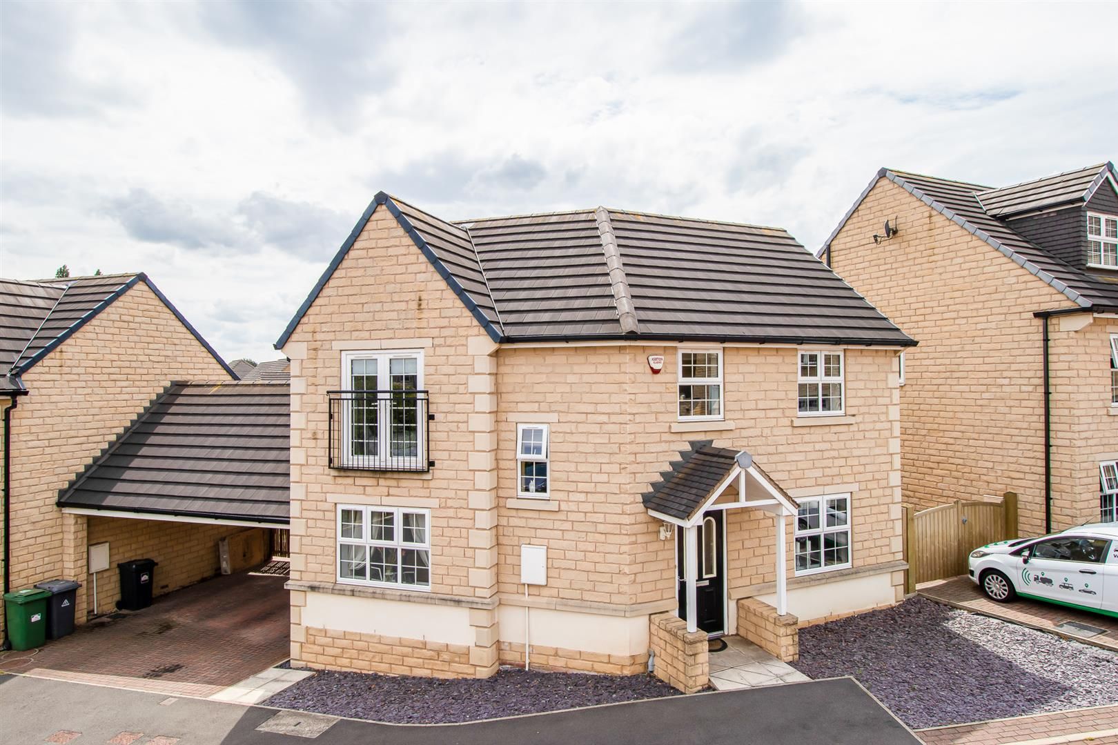 3 bed property for sale in Jilling Ing Park, Earlsheaton, Dewsbury WF12