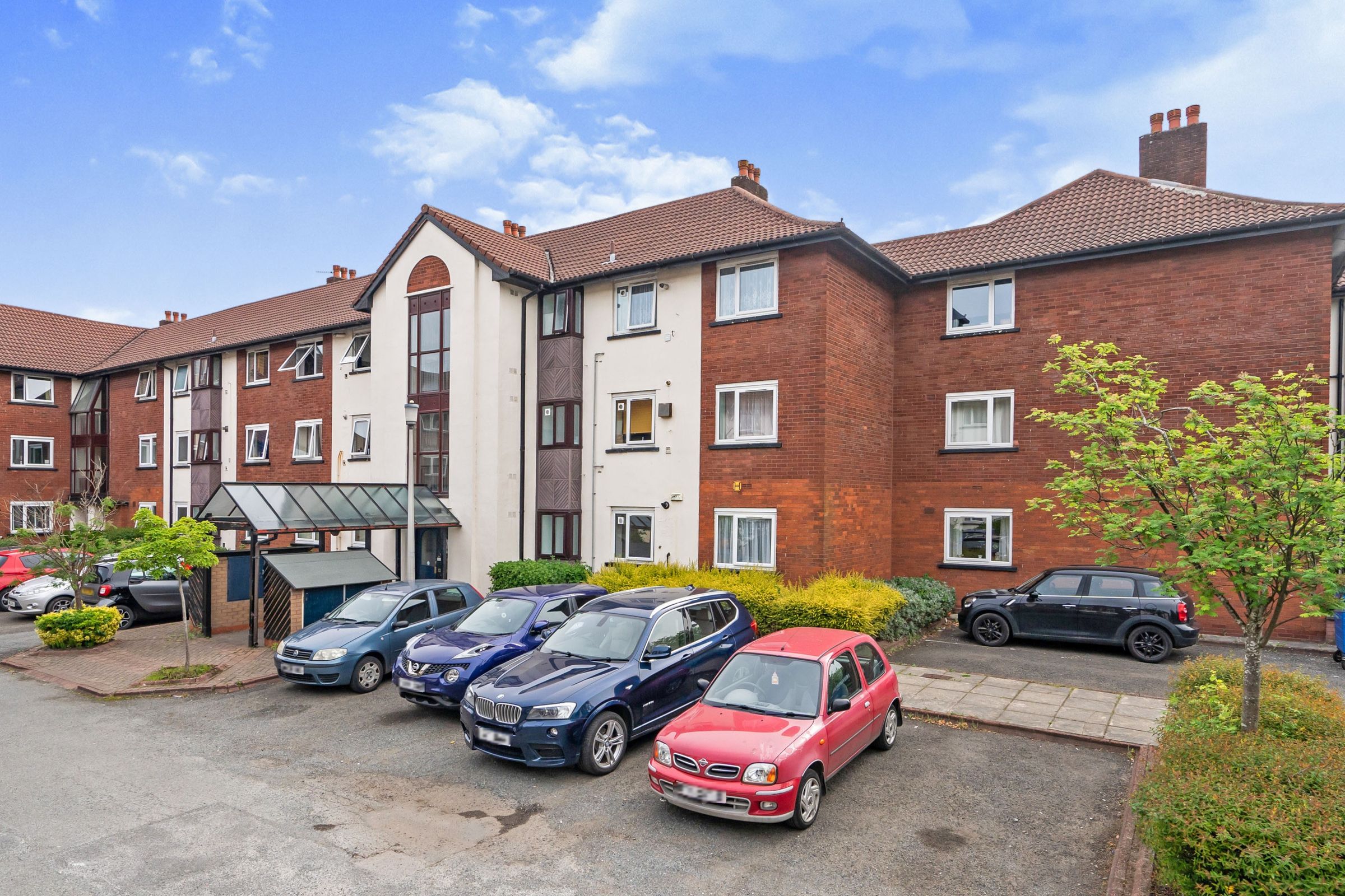 2 bed flat for sale in Reeves Court, Canterbury Gardens, Salford