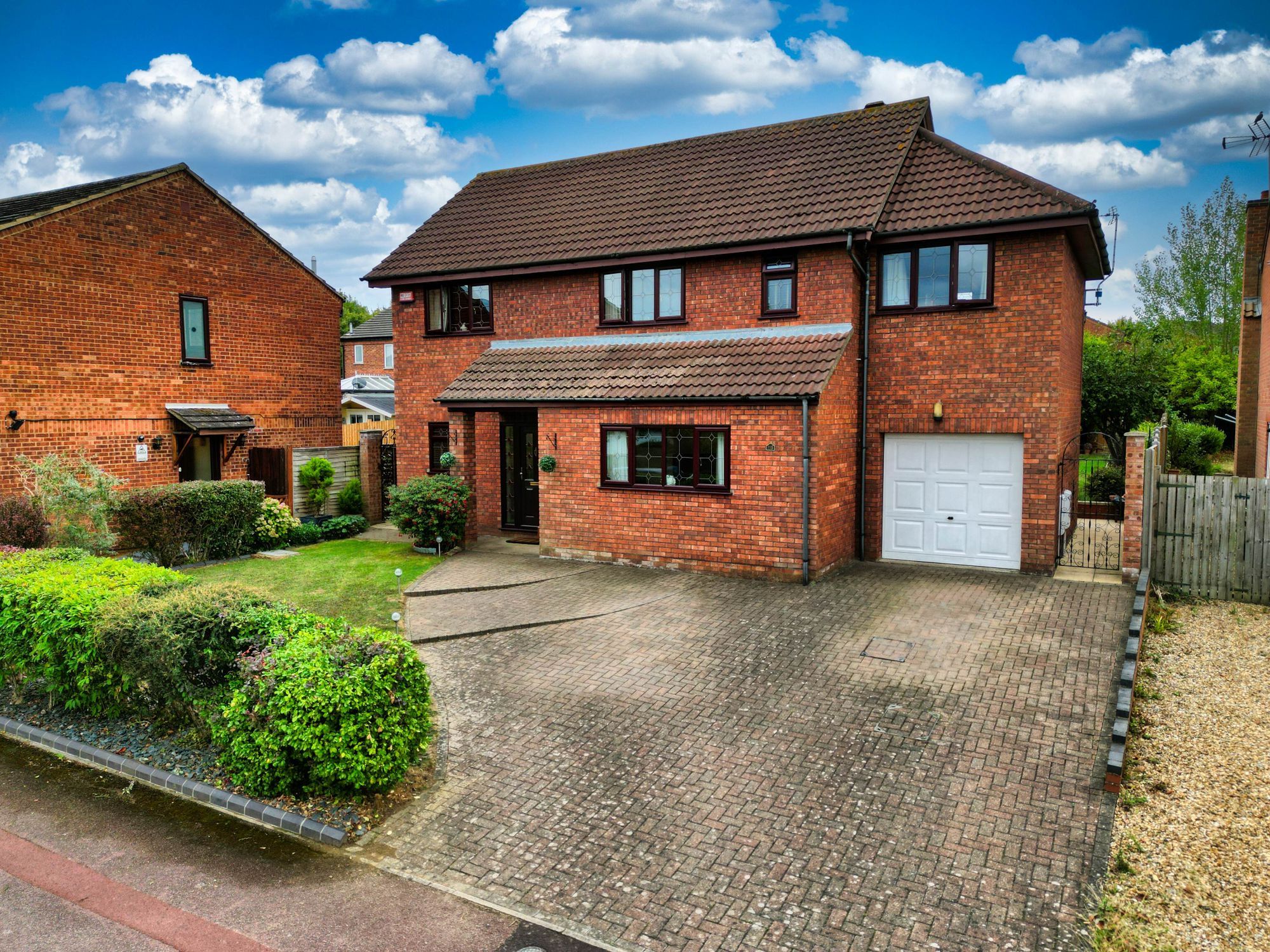 4 bed detached house for sale in Blackmoor Gate, Furzton MK4 Zoopla