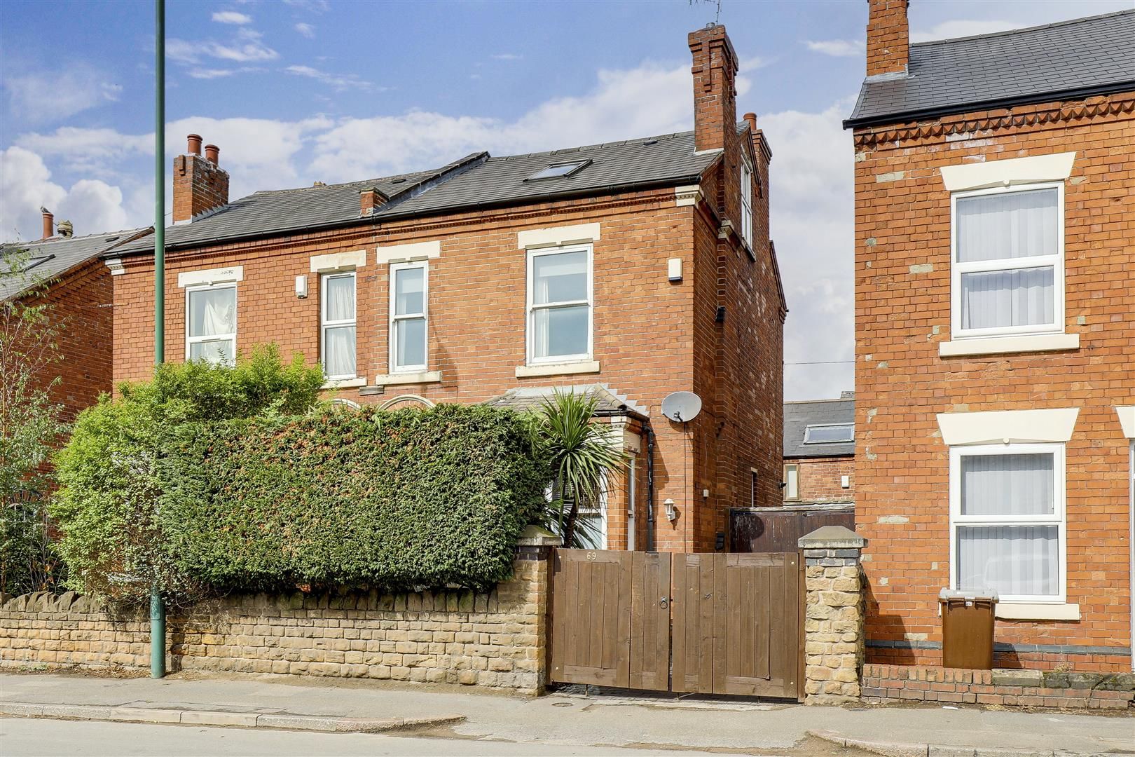 3 bed semidetached house for sale in Arnold Road, Basford