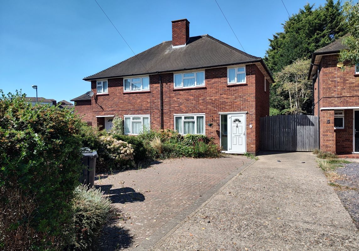 3 bed semidetached house for sale in 8 Green Close, Feltham, Middlesex
