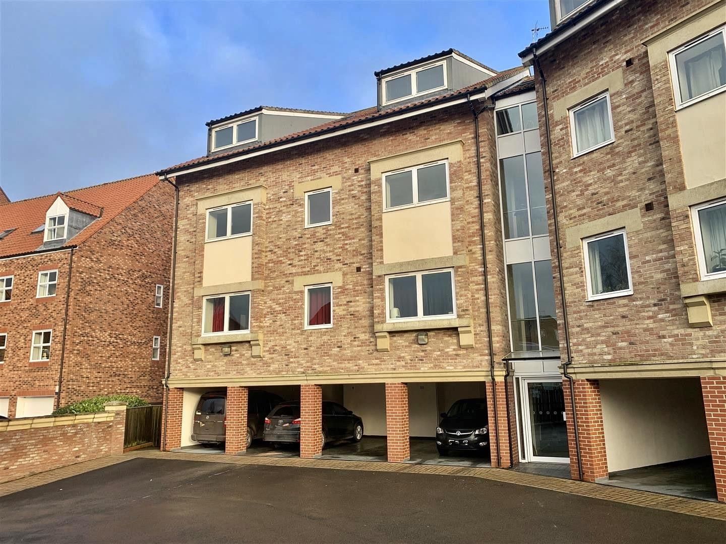 2 bed flat for sale in Nursery Mews, Thirsk YO7 Zoopla