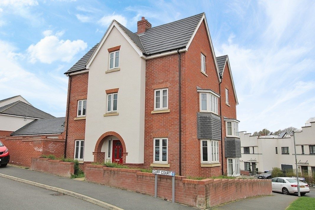 Cliff Court, Little Billing, Northampton NN3  