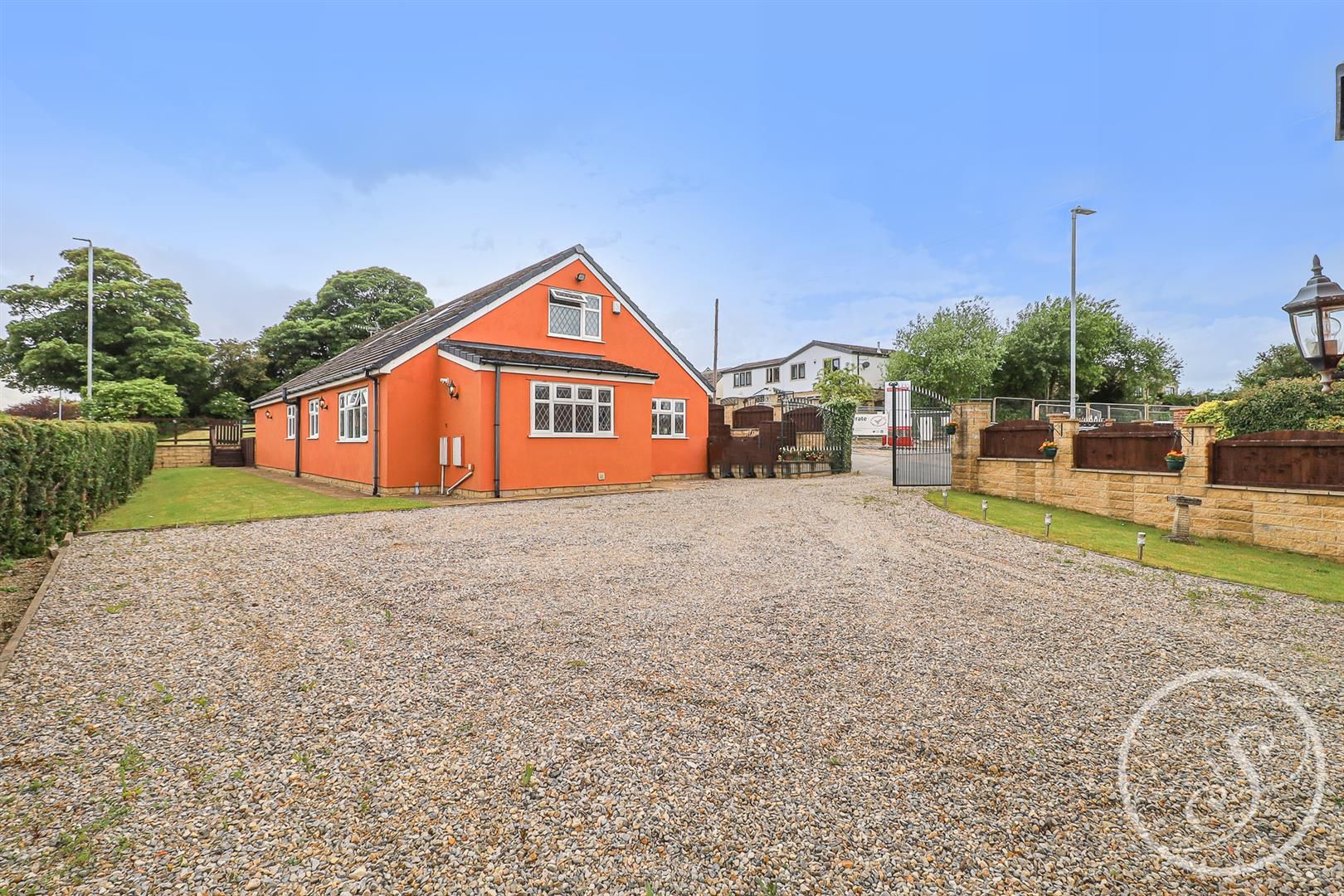 5 bed bungalow for sale in Walsh Lane, Leeds LS12 Zoopla