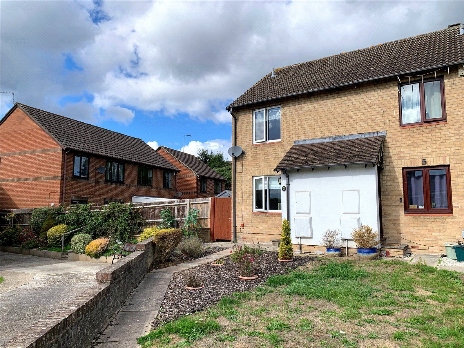 2 bed end terrace house for sale in Derrick Close, Calcot, Reading RG31