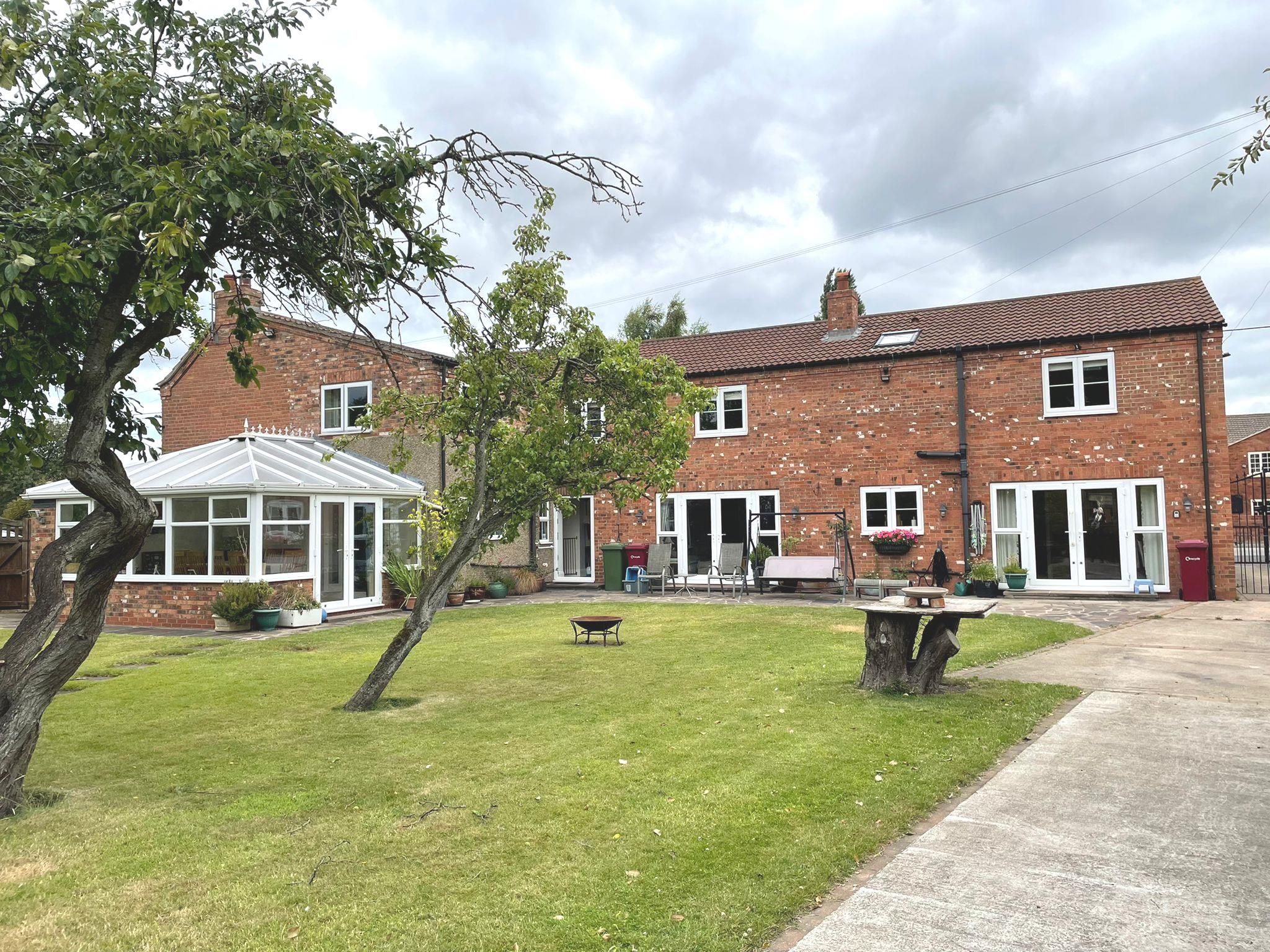 6 bed detached house for sale in Brigg Road, Messingham, Scunthorpe DN17 Zoopla