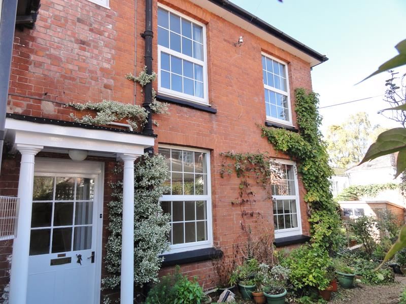 4 bed detached house to rent in South Parade, Ledbury, Herefordshire