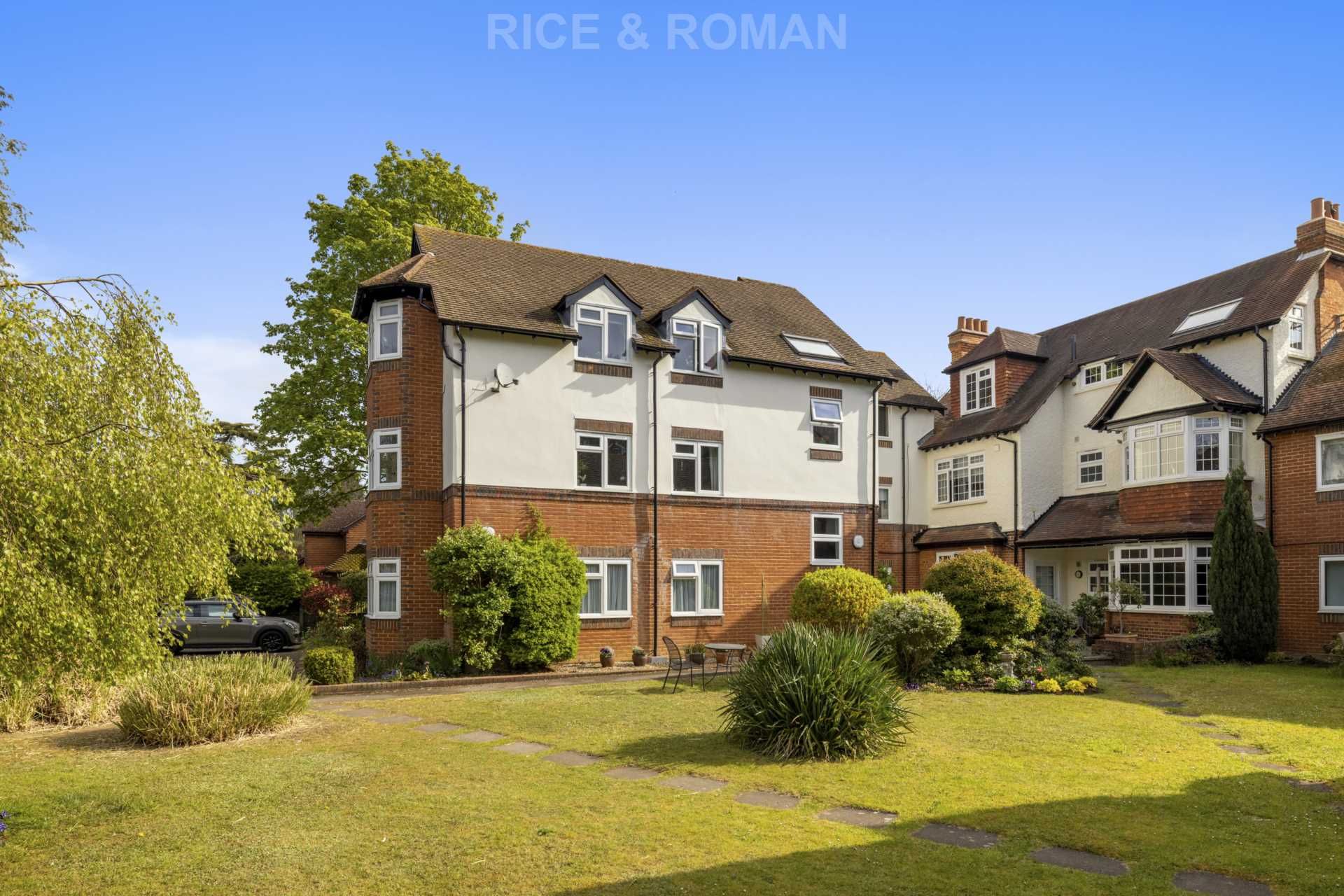 Elizabeth Hart Court, Weybridge KT13  