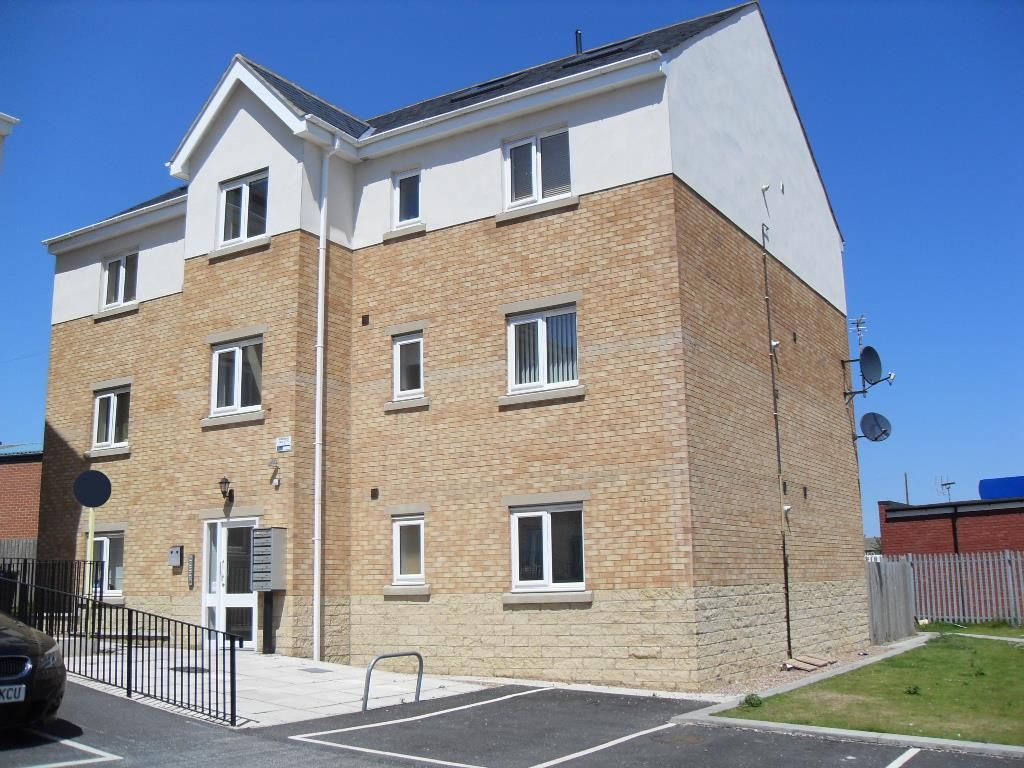 2 bed flat for sale in Lemans Drive, Dewsbury WF13 Zoopla