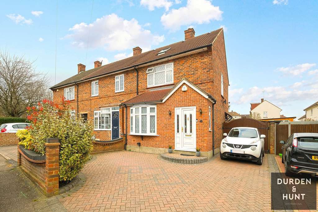 3 bed semidetached house for sale in Deepdene Road, Loughton IG10 Zoopla